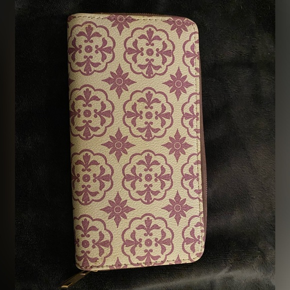 Wallet - Picture 1 of 3